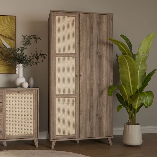 Forte GLENKEEN Kleiderschrank 100, Kleiderschrank im Boho-Stil mit 2 Türen, Holzwerkstoff, Valencia Eiche Holzdekor | Naturrattan, 94,8 cm breit x 199,2 cm hoch x 56 cm tief