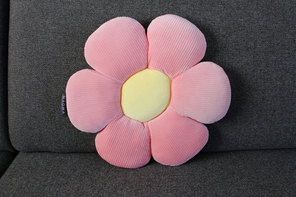 Magma Heimtex Dekokissen Formkissen Blume Minnie Cordsamt, gefüllt frische Farben leicht