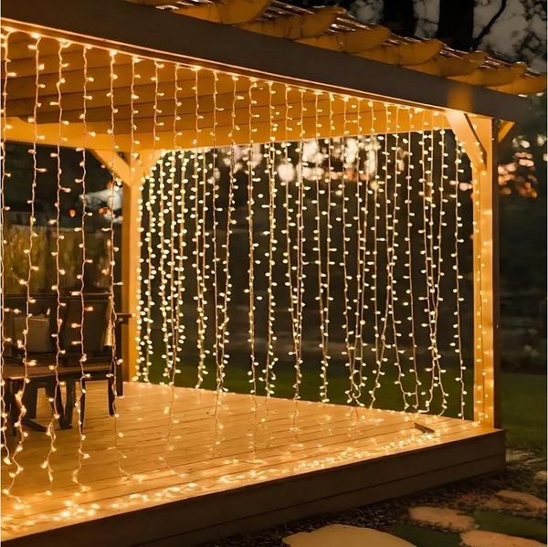 Montegoni LED-Lichtervorhang 3x3m Lichterkette mit 300 Warmweiß LEDs - Wasserdicht, 10 Stränge, 8 Lichtmodi, Ferbedienung mit Timer und Memory Funktion