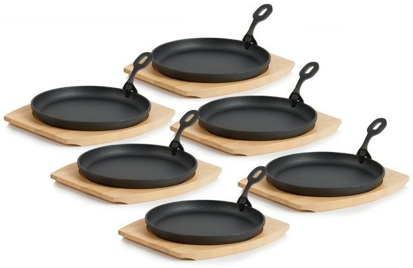 BBQ-Toro Servierpfanne 6er Gusseisen Servierpfännchen-Set, Ø 22 cm, rund, mit Holzbrett, Gusseisen