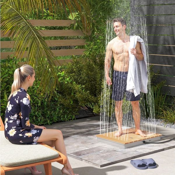 Outsunny Gartendusche mit einstellbar Fußrad, bis 4 m Fontänenhöhe (Aussendusche, 1 St, Bodendusche aus Aluminium), Holzoptik rutschfeste Wetterfest Outdoor Campingdusche für Pool Sauna