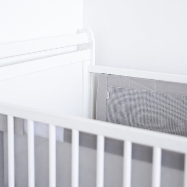 LOOLAY Bettumrandung für 120x60 cm Babybett – 2 Teiliges 110x30 cm Atmungsaktives Bettumrandung aus Netzstoff – Babybett Umrandungen (Grau/Grau)