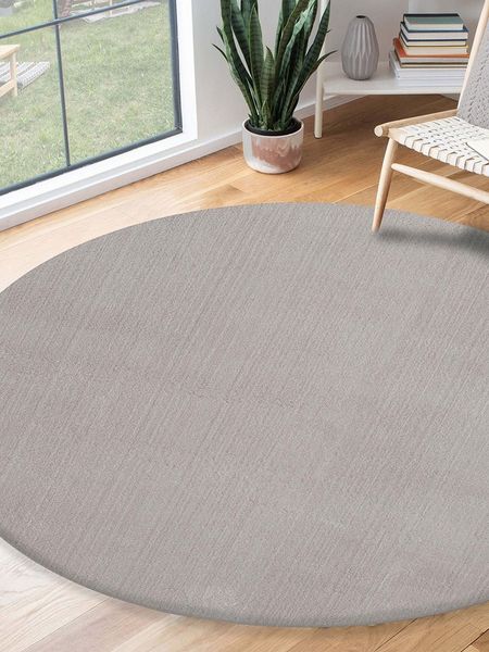 the carpet Relax Moderner Flauschiger Kurzflor Teppich, Anti-Rutsch Unterseite, Waschbar bis 30 Grad, Super Soft, Felloptik, Sand, 200x200 cm Rund