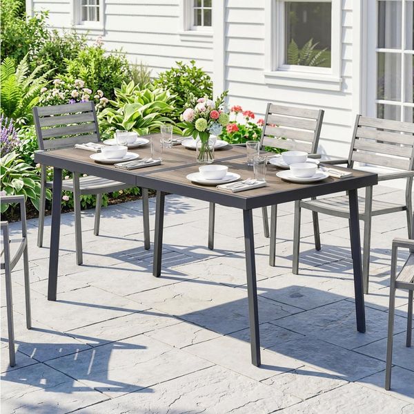 Outsunny Gartentisch Terrassentisch für 6 Personen mit Holzoptik (Balkontisch, 1-St, Esstisch für Garten), Stahlgestell, Grau, 145x85 cm
