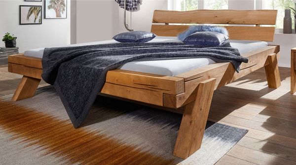 Massivart® Massivholzbett Balkenbett BENKA / Fichte geölt und gebeizt, Farbe in Natur-Eiche / Kopfteil mit echter Baumkante