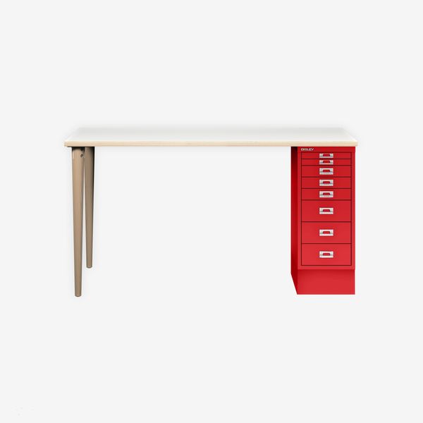 MultiDesk, 2 Eichenfüße, 1 MultiDrawer mit 8 Schüben, Dekor Plywood, Farbe Kardinalrot, Maße: H 740 x B 1400 x T 600 mm