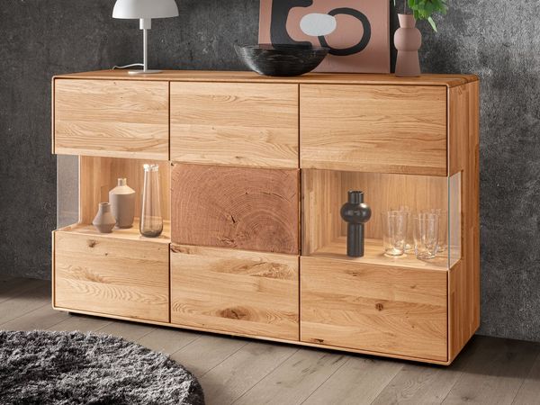 Massivart® Sideboard 150 cm Breite Massivholz Wildeiche geölt Hirnholz »TORVEN«, montiert · 3 Drehtüren · Glaseinsatz · Soft-Close-Funktion