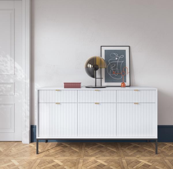 Domando Sideboard Lazise Klassisch Breite 154cm, aufwändig gefräste Fronten, Metallgestell, goldfarbene Griffe in Weiß Matt