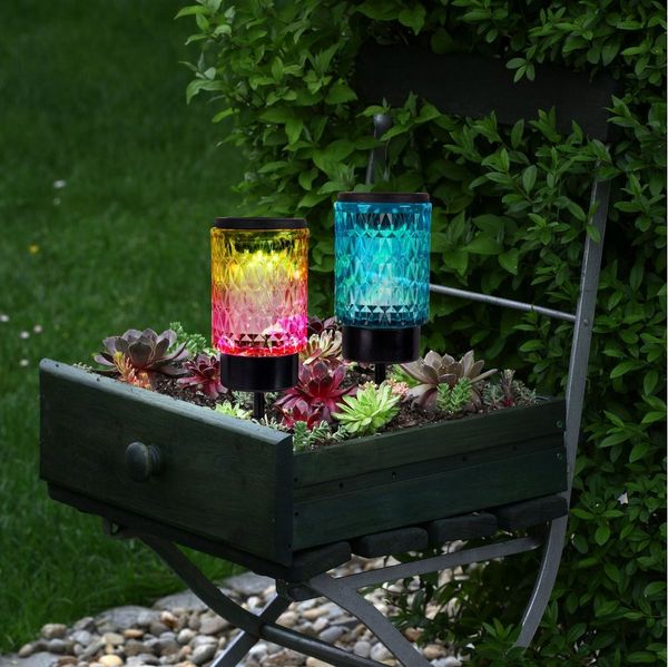 näve LED Solarleuchte Mila, Tageslichtsensor, LED fest integriert, Warmweiß, 2er Set Dekoerdspieß, Glas 1x rot, 1x blau, Dämmerungssensor, H: 25cm