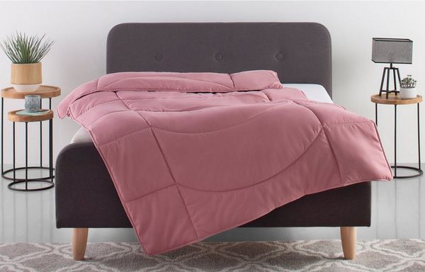 OTTO home Microfaserbettdecke Microlux, Bettdecke 135x200 cm und Übergrößen bis 240x220cm, Füllung: Feuchtigkeitsregulierende 3D Klimafaser (Polyester), Bezug: Microfaser-Feinbatist, fest versteppter Bezug - keine Bettwäsche nötig, Sommer, Winter