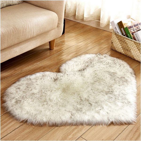 BTTO TEPP Hochflor-Teppich Fellteppich,Herz Teppich, Faux Lammfell Schaffell Weicher Teppich, Herzform 30*40cm, Weich und Flauschig,Herzform 30*40cm/40*50cm/70*90cm