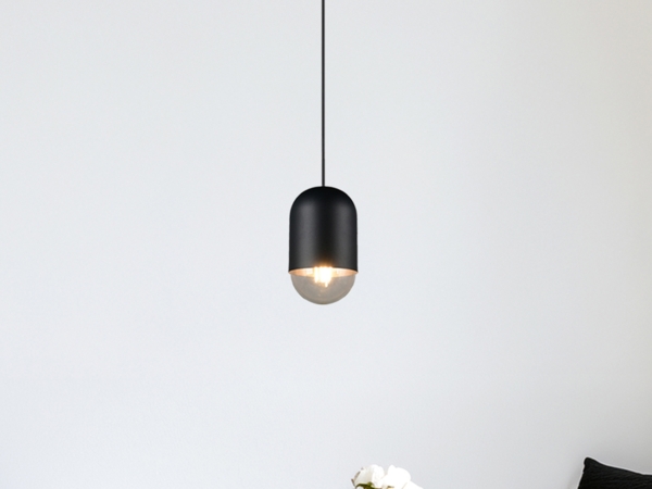 Kleine LED Pendelleuchte einflammig aus Metall in Schwarz, Ø 10cm