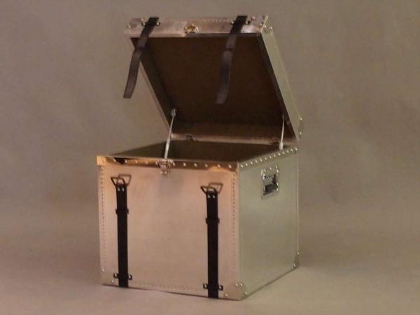 Truhe Selby Vintage Leder Aluminium Bild 4