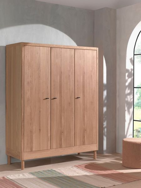 Home affaire Kleiderschrank Forrest mit 3 Drehtüren (Soft-Close), Made in Europe, zeitloses Design (B/H/T ca: 145,8 x 190 x 55 cm, Massivholz in 2 Farben erhältlich) praktische Facheinteilung, viel Stauraum, hochwertige Verarbeitung