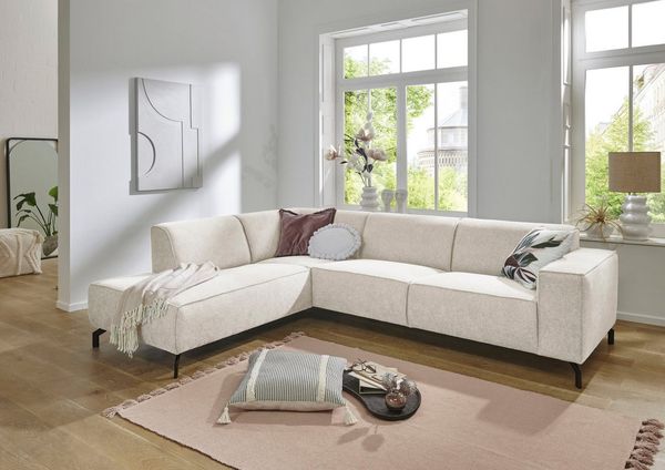 Places of Style Ecksofa Lorcan, Breite 275 cm, weiches Sitzgefühl, mit schwarzen Metallfüßen, Lederoptik und in weichem Strukturstoff