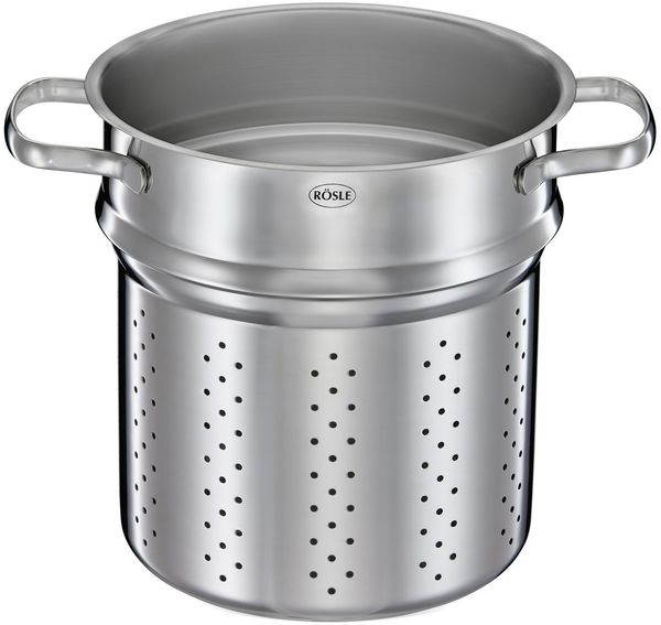 RÖSLE ELEGANCE Pastatopf, Hochwertiger Edelstahltopf zur Zubereitung von Nudeln oder Gemüse, 5 Liter, Edelstahl 18/10, Pastaeinsatz, Innenskalierung, Induktionsgeeignet, Spülmaschinengeeignet Bild 3