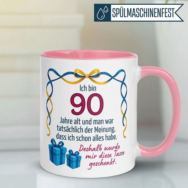 Momentals Tasse 90. Geburtstag Frau – Man war der Meinung – Geburtstagsgeschenk, Gratis Versand · Links-&Rechtshänder · Spülmaschinenfest