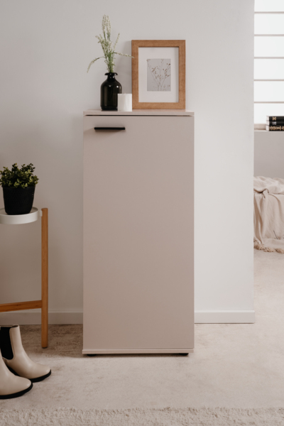 Finori Satos 02B Kommode / Schuhschrank, Samt | Schuhschrank für Flur | Maß: B x H x T ca. 50 x 110 x 34 cm | Schuhschrank mit Platz für bis zu 12 Paar Schuhe 1 Tür mit wechselbarem Türanschlag und 2 Einlegeböden und 3 Kunststoffstangen zur Schuhfixierung Kor... Bild 2