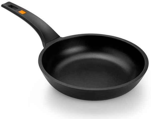 BRA Efficient | 18 cm Bratpfanne, Aluminiumguss mit Antihaftbeschichtung, für alle Herdarten einschließlich Induktion geeignet, PFOA-frei