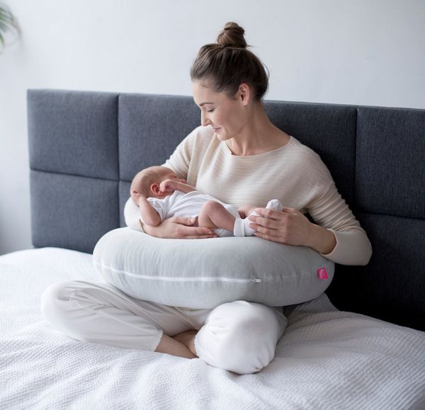 Motherhood Stillkissen inkl. abnehmbarem Bezug hellgrau