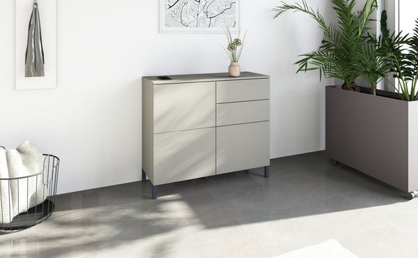 borchardt Möbel Kommode Haama, modern, grifflos, Metallfüße, praktisch, 3 Türen, Push-To-Open, verstellbare Einlegeböden, viel Stauraum, Breite 93cm