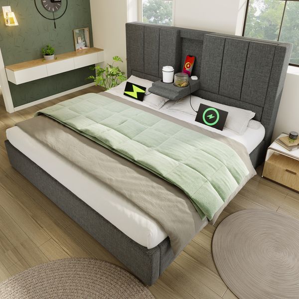 Polsterbett 180x200 cm mit klappbarem Becherhalter und Ladestation – graues Doppelbett aus Leinen