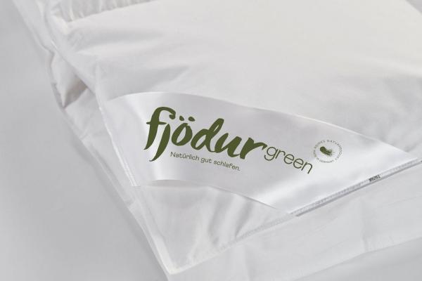 fjödur Federkopfkissen Fleur, Füllung: 85% Federn & 15% Daunen, Bezug: Bio-Baumwolle, Das Kissen gibt es in den Größen 40 x 80 und 80 x 80 cm. Bild 2