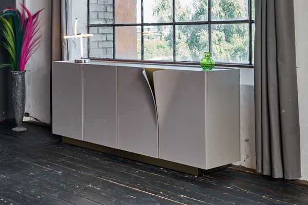 KAWOLA Sideboard EMMA Kunstleder grau Fuß Edelstahl messingfarben 78 x 42 x 180 cm
