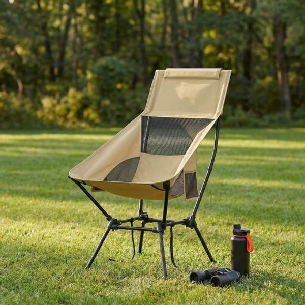 SONGMICS Campingstuhl klappbar mit verstellbarer Höhe, Stahlrahmen, Kopfstütze, hoher Rückenlehne, 2 Taschen, Outdoor, beige
