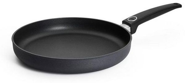 WOLL MADE IN GERMANY Bratpfanne "Diamond Lite" Flachpfanne Ø 32 cm, Aluminium Schmiedeguss (1-tlg), induktionsgeeignet