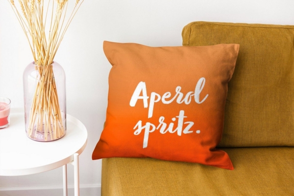 MuchoWow Dekokissen Text - Cocktail - Aperol Spritz - Zitate - Alkohol, Zierkissen mit Füllung für Wohnzimmer, Sofakissen, 40x40 cm Bild 3