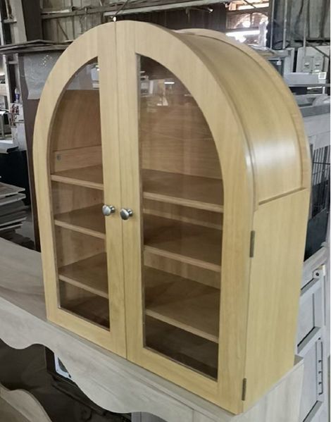 GarveeMore Hängeschrank mit Acryltüren und verstellbaren Regalen,Gewölbter Wandschrank platzsparender Aufbewahrungs-Organizer für Küchen,Wohnungen