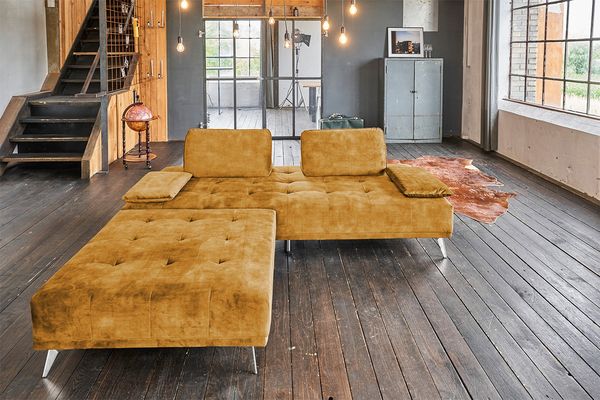 KAWOLA Sofa WIOLO Schlafsofa Daybed mit Hocker velvet cognac 80 x 110 x 240 cm