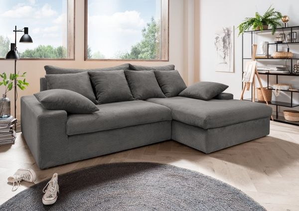 Ecksofa Avellino von Benformato: Stilvolles und komfortables Breitcord-Sofa mit losen Rückenkissen und beidseitiger Montageoption - erhältlich in Grau, Grau-Braun und Moosgrün