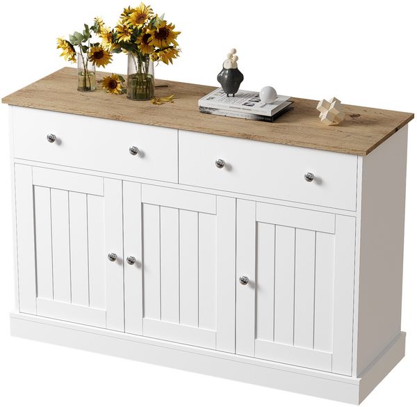 Sideboard/Wohnzimmerschrank mit geschnitzter Oberfläche und viel Stauraum