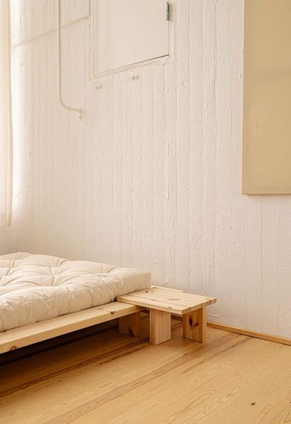 Karup Design Nachttisch Japan Bett-Tisch, FSC®-zertifiziertes Massivholz,made in Europe, Speziell für das Japan-Bett entworfen – perfekt integriert & passend