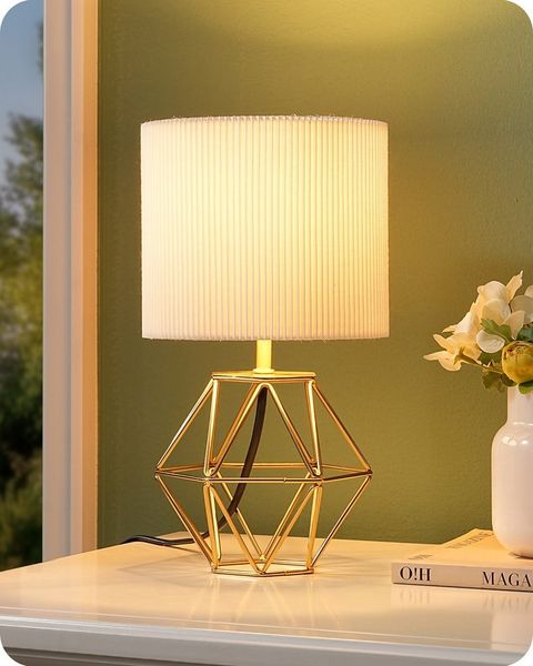 EDISHINE Nachttischlampe Moderne Tischlampe Industrial, LED wechselbar, 2700 K Warmweiß, Vintage Tischleuchte mit goldenem Fuß und E14 Leuchtmittel