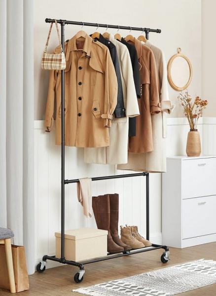 Songmics Kleiderständer im Industriedesign, bis 110 kg belastbar, auf Rollen, 2 Kleiderstangen, aus Metall, gut belastbar, Präsentation im Geschäft, schwarz