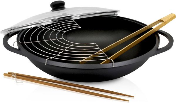 Aluguss Wok LEIPZIG Ø 36 cm mit Glasdeckel und Zubehör / Karl Krüger