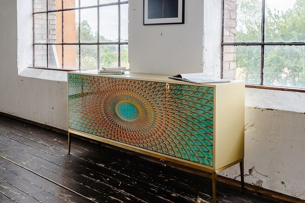 KAWOLA Sideboard LAGO 4 Türen Glas grün Fuß Edelstahl goldfarben 85 x 40 x 180 cm