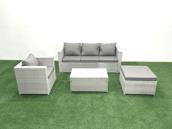 Fimous Polyrattan Gartenmöbel Set mit 3-Sitzer Sofa Sessel Rechteckiger Couchtisch 2 Großer Hockern Hellgrau gemischt 5-Sitzer