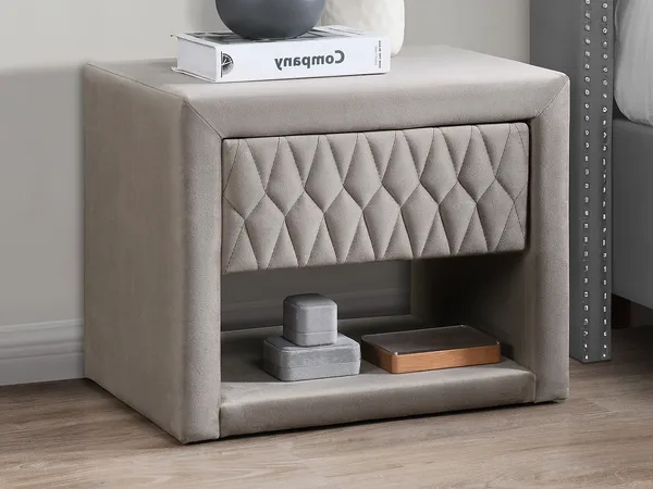 Vente-unique - DANIELE Nachttisch SamtStoff Beige - B 35 cm x H 41 cm x L 50 cm