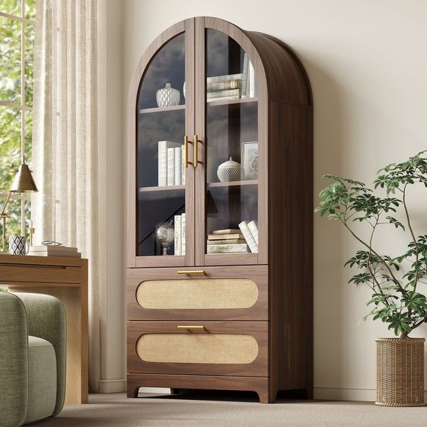 Flieks Vitrine Glasvitrine mit Montmartre-Bogen in Retro-Design Walnussholzfarbe (Mehrzweckschrank mit verstellbaren Einlegeböden, 1-St, H175xB80xT40cm) Hochschrank mit Glastüren und Rattan-Schubladen Bücherregal Holzoptik