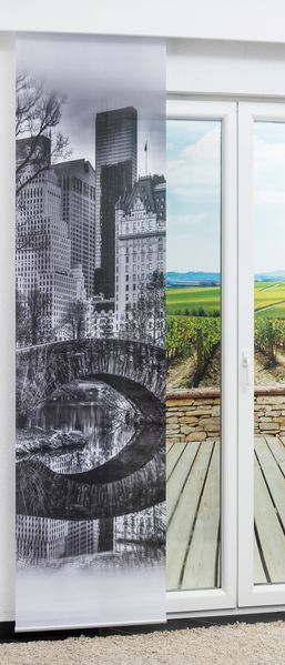 Lysel Schiebegardine Großstadt in Schwarz-Weiß, in der Größe (BxH) 60cm x 245cm