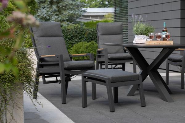 Gartenmöbelset Tisch Malaga, 4er Set Dining Relaxsessel Sevilla inkl. zwei Hocker