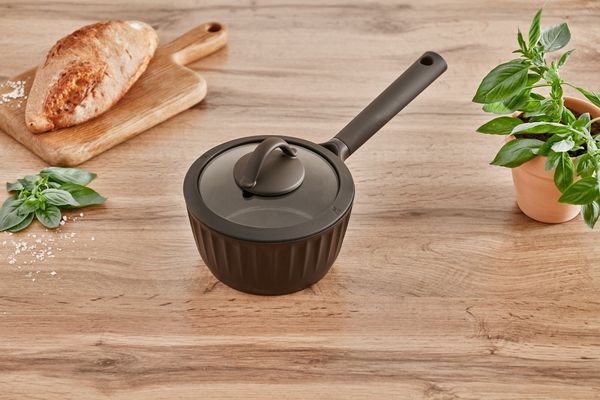 RESTO Kitchenware Kasserolle Ascella, Schmortopf antihaftbeschichtet und spülmaschinenfest, Aluminiumguss (2-tlg), Geeignet für alle Herdarten, auch Induktion, im Geschenkkarton