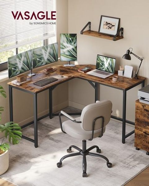 VASAGLE Schreibtisch, L-förmiger Computertisch, Eckschreibtisch mit 2 Ablagen, platzsparender Bürotisch, Gaming, Homeoffice, einfacher Aufbau, vintagebraun-tintenschwarz