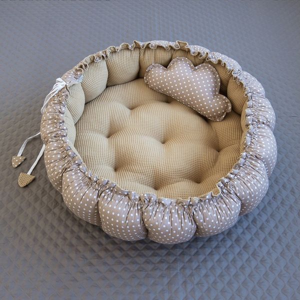 Loolay Bettnestchen Zweiseitig ENGELSNEST XXL Premium WAFFELPIQUE + Decke + Kissen, (XXL Babykokon als Nestchen Ø90cm und als Krabbeldecke Ø155cm + KISSEN + DECKE, 2-tlg, BRAUN Punkte TAUPE Waffel BABYNEST Spielmatte Reisebett Spielunterlage), PREMIUM ...