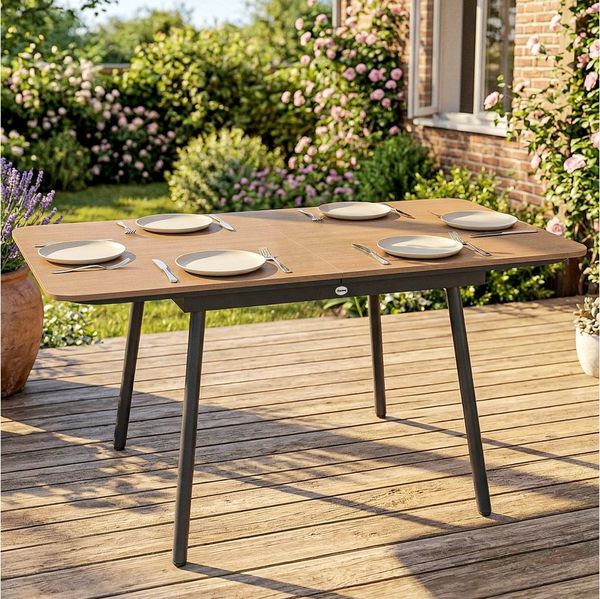 Outsunny Gartentisch mit WPC-Tischplatte, Verstellbare Füße (Terrassentisch, 1-St, Outdoor Esstisch), für Garten Balkon Terrasse Teak