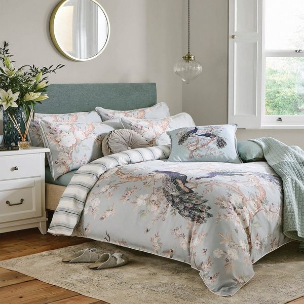 LAURA ASHLEY Wendebettwäsche Belvedere, Satin, 3 teilig, mit floralem Munter, inkl. 2 Kissenbezüge